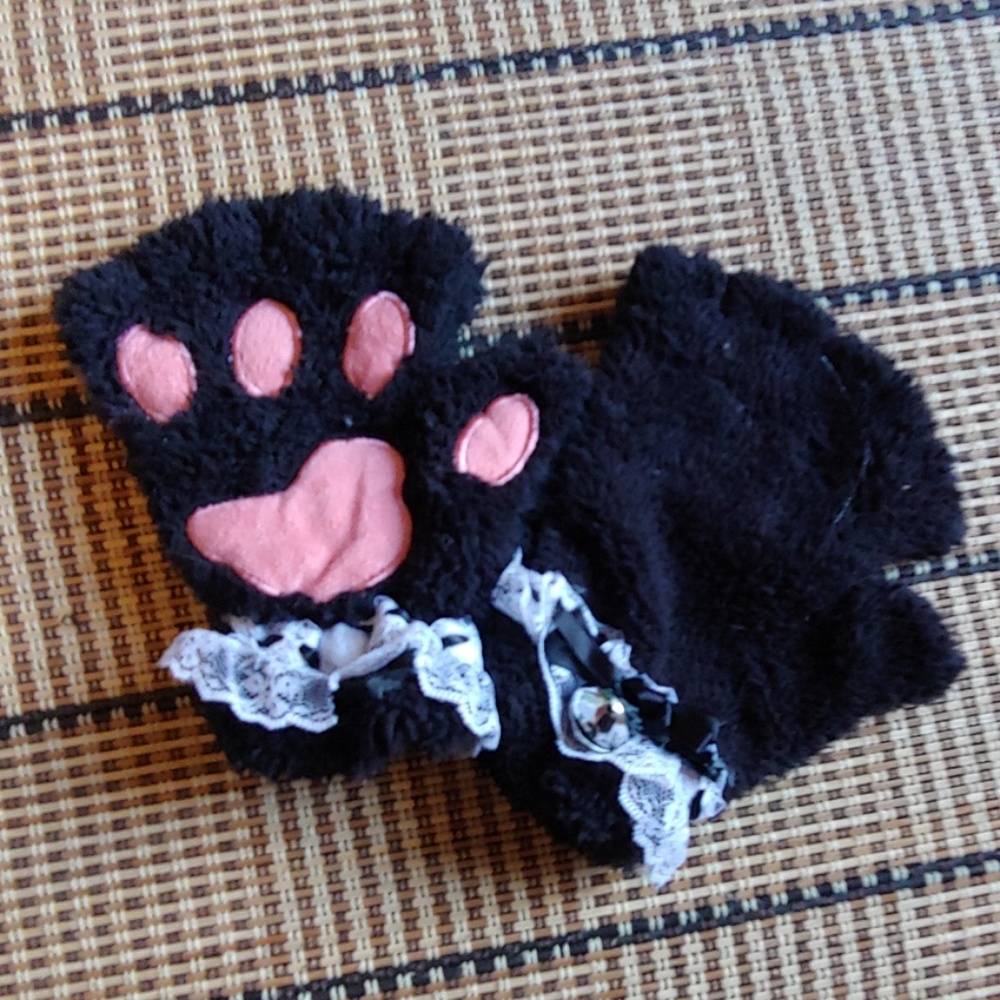Cute black paw mittens